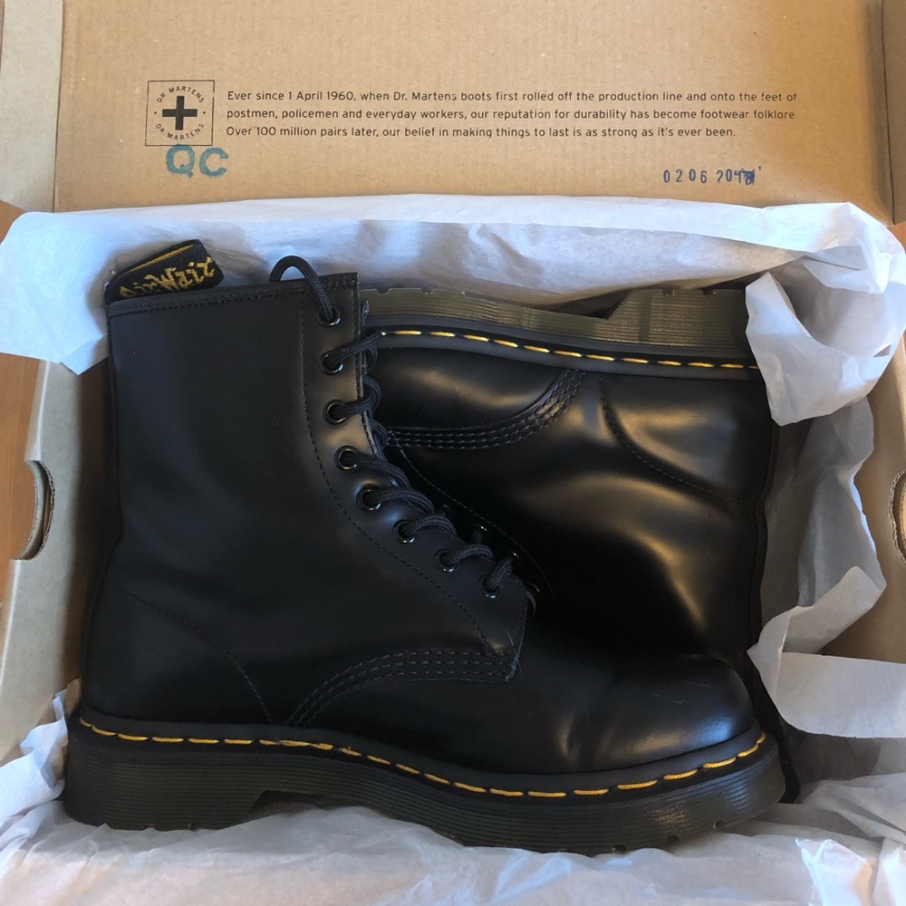 Women’s Dr. Marten’s 1460 Smooth